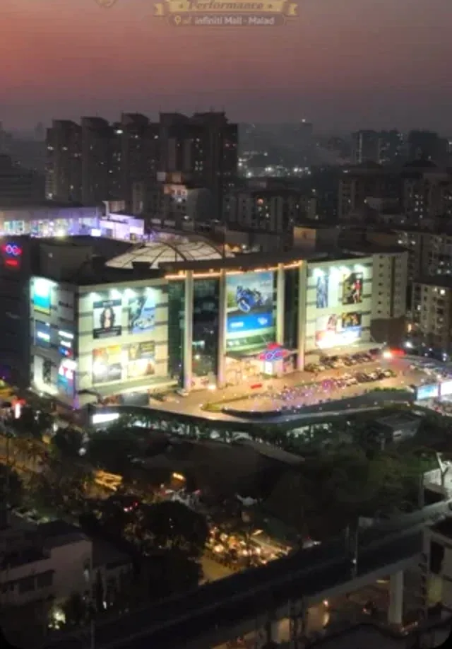 Infiniti Mall, Malad