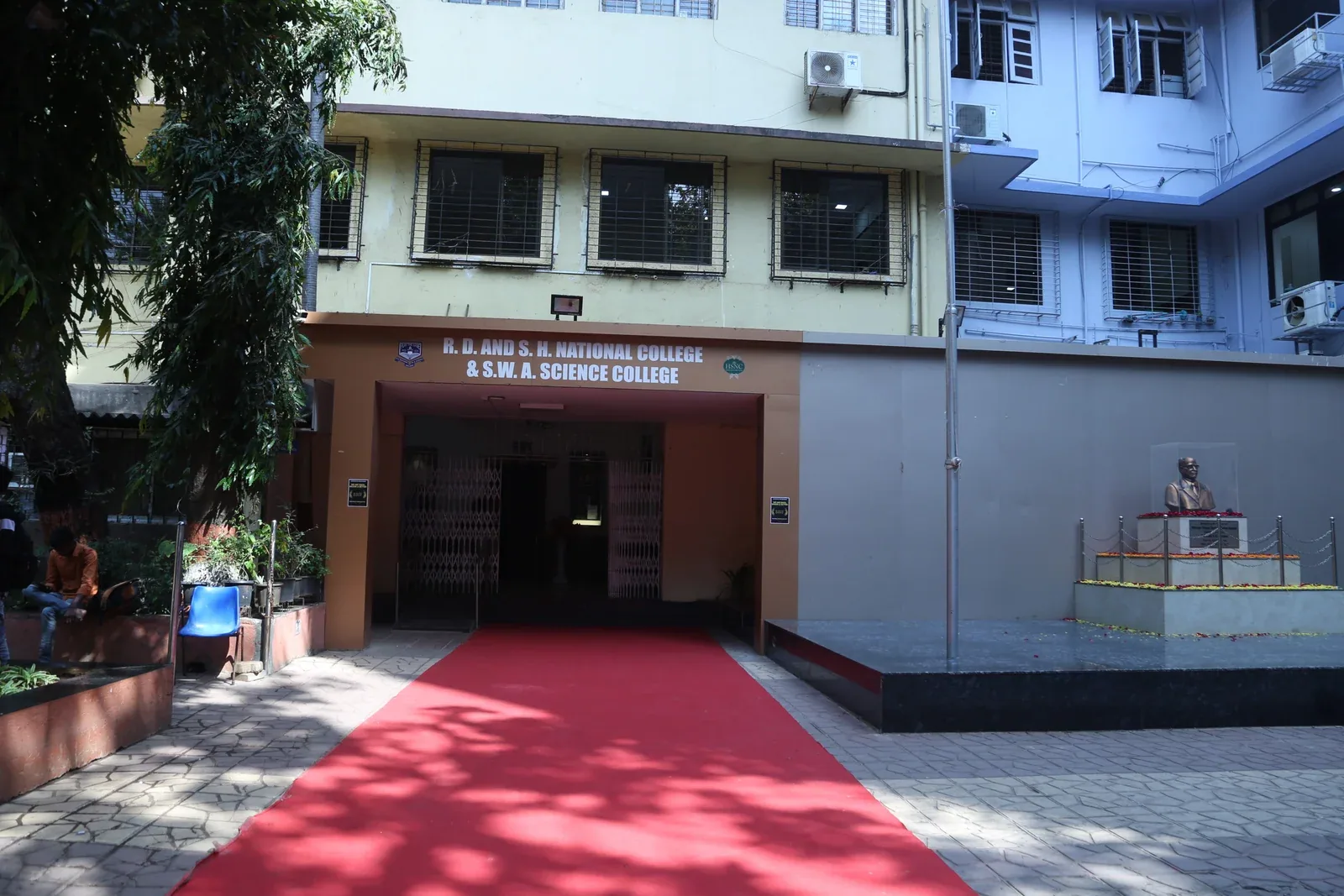 RD and SH National College, Bandra