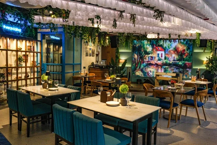 Veranda, Khar