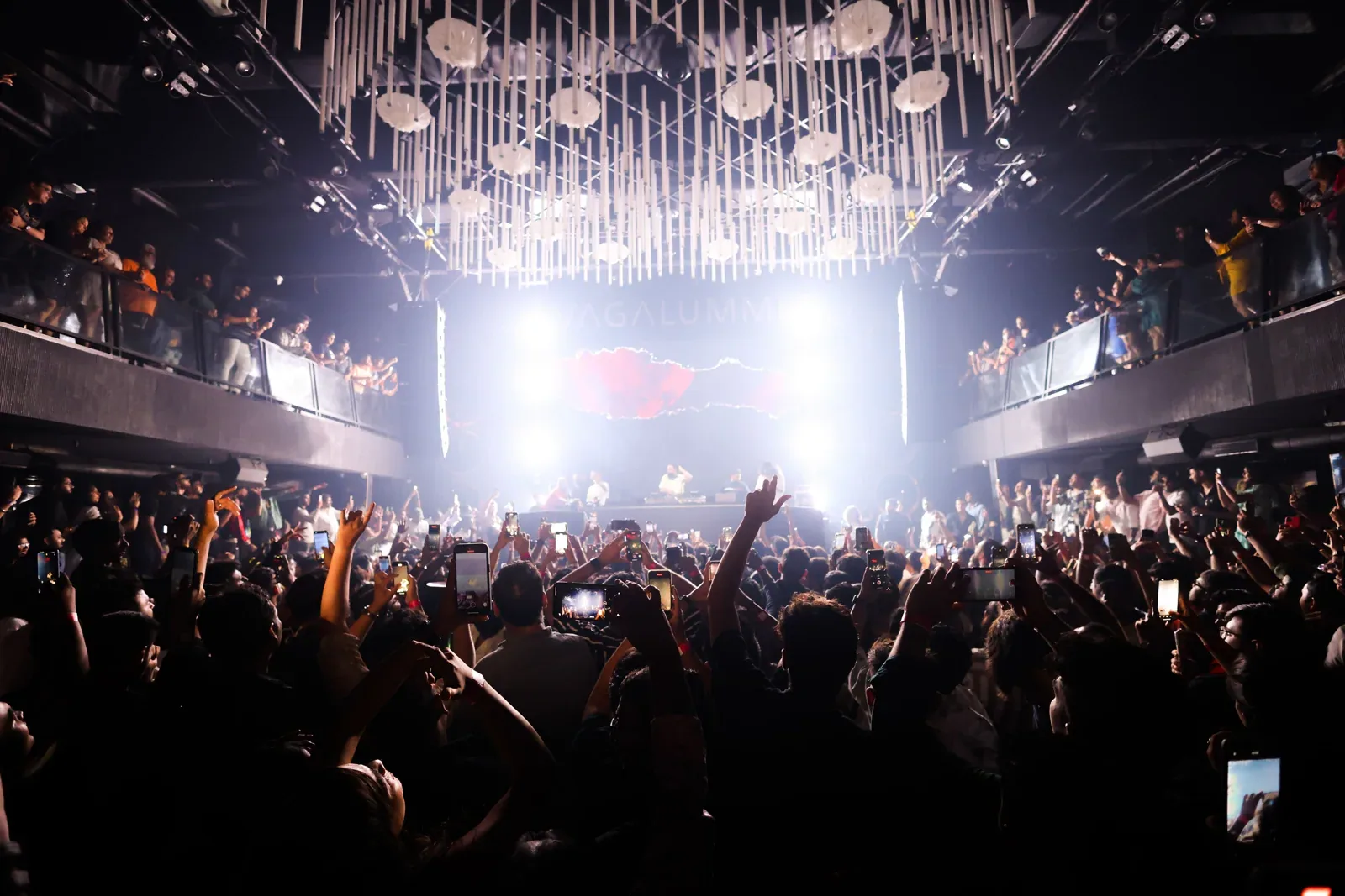VAGALUMME Nightclub